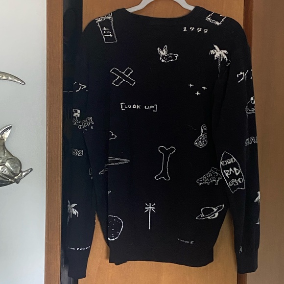 90s Grunge Unisex Graphic Sweater - Picture 2 of 3